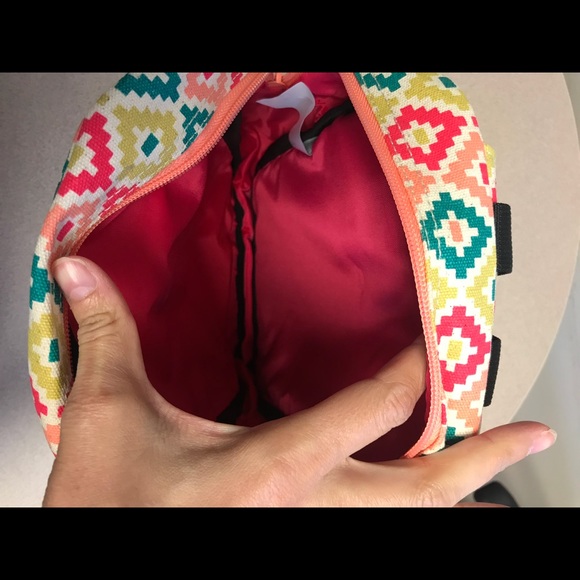 Kavu Bags Nwt Kavu Forlynne Convertible Crossbodybackpack Poshmark